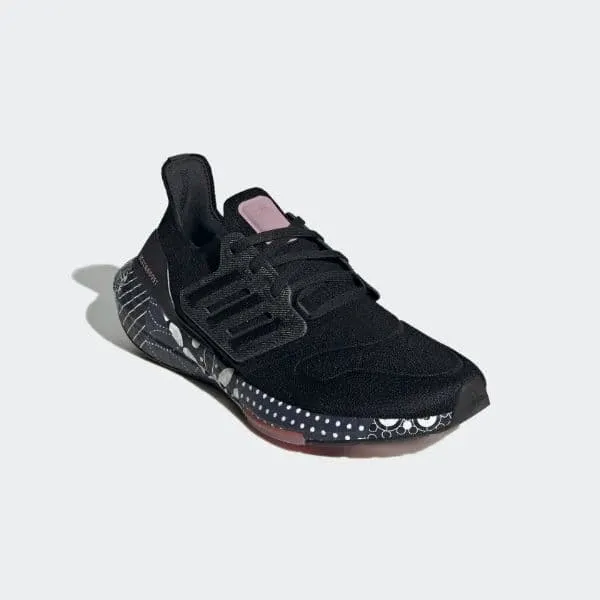     22  Adidas ULTRABOOST 22 FTW GW6914