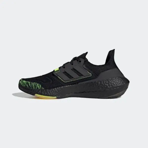     22  Adidas ULTRABOOST 22 FTW GX5915