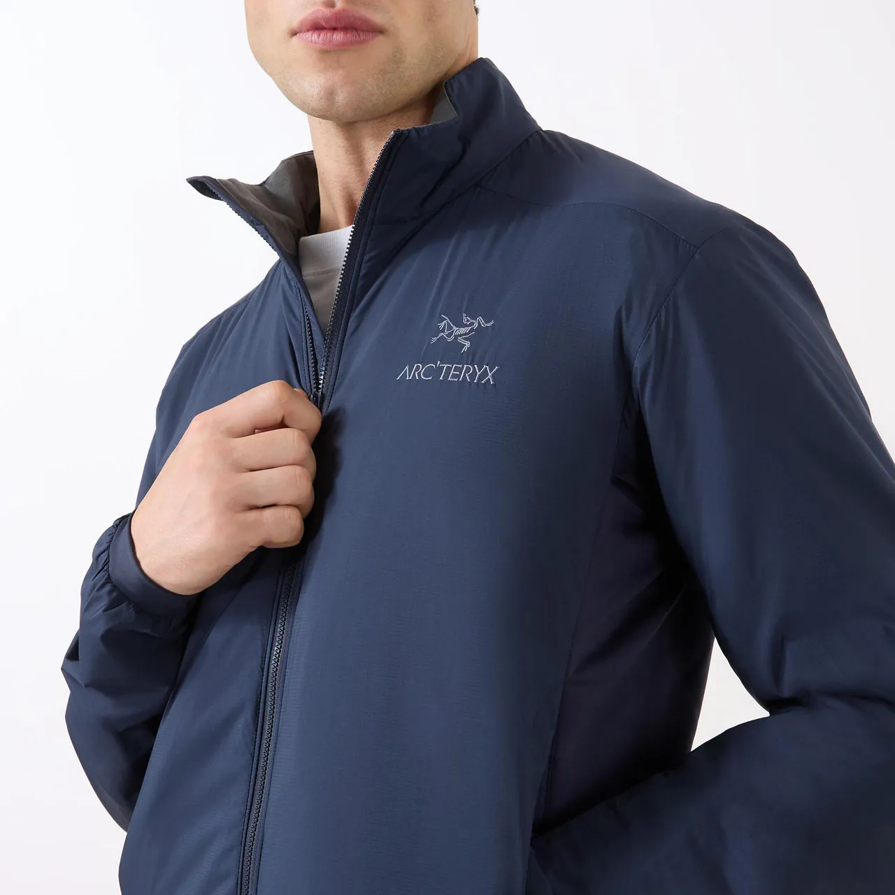 ARCTERYX Atom Lightweight Jacket - Black Sapphire