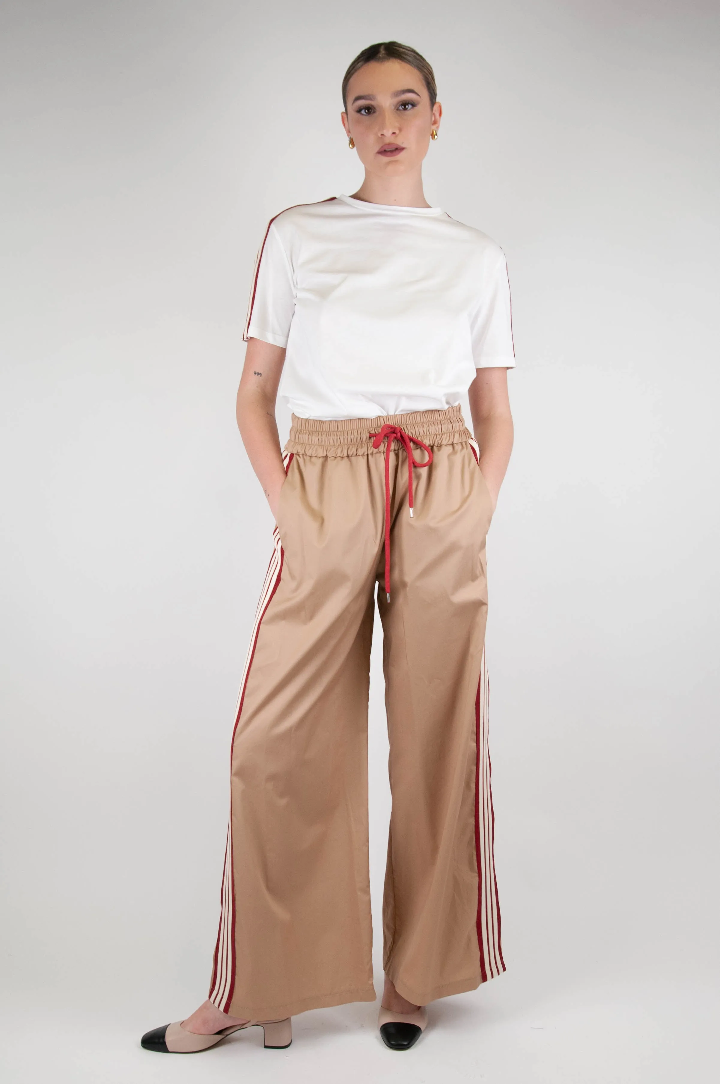 Tensione in - Pantalone palazzo con bande laterali e coulisse