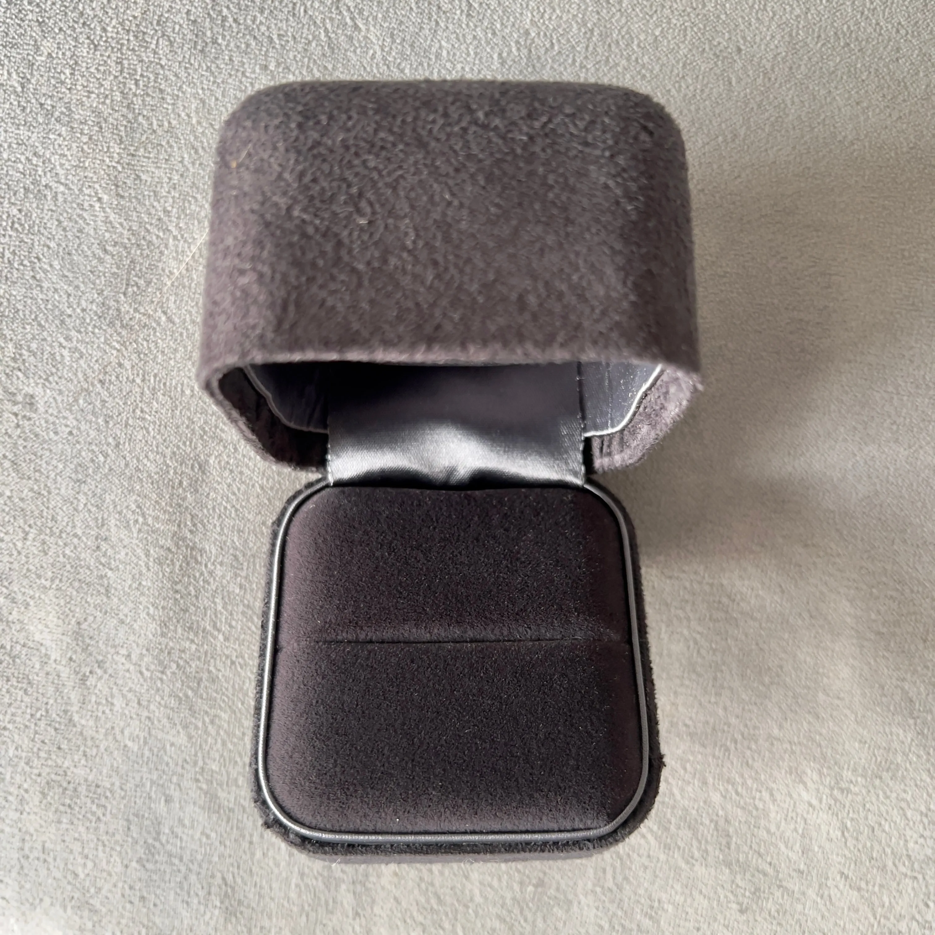 TIFFANY & CO. Ring Box 2.30x2.25x2.25 inches