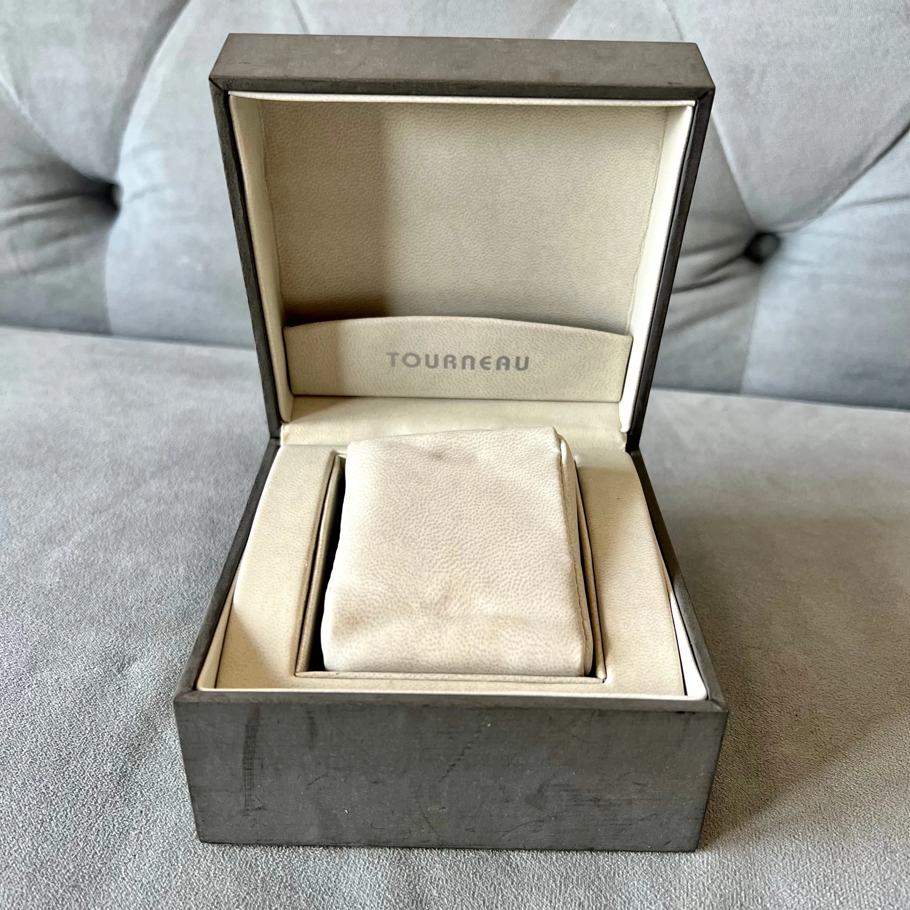 TOURNEAU Gray Box 4.75x4.75x2.90 Inches