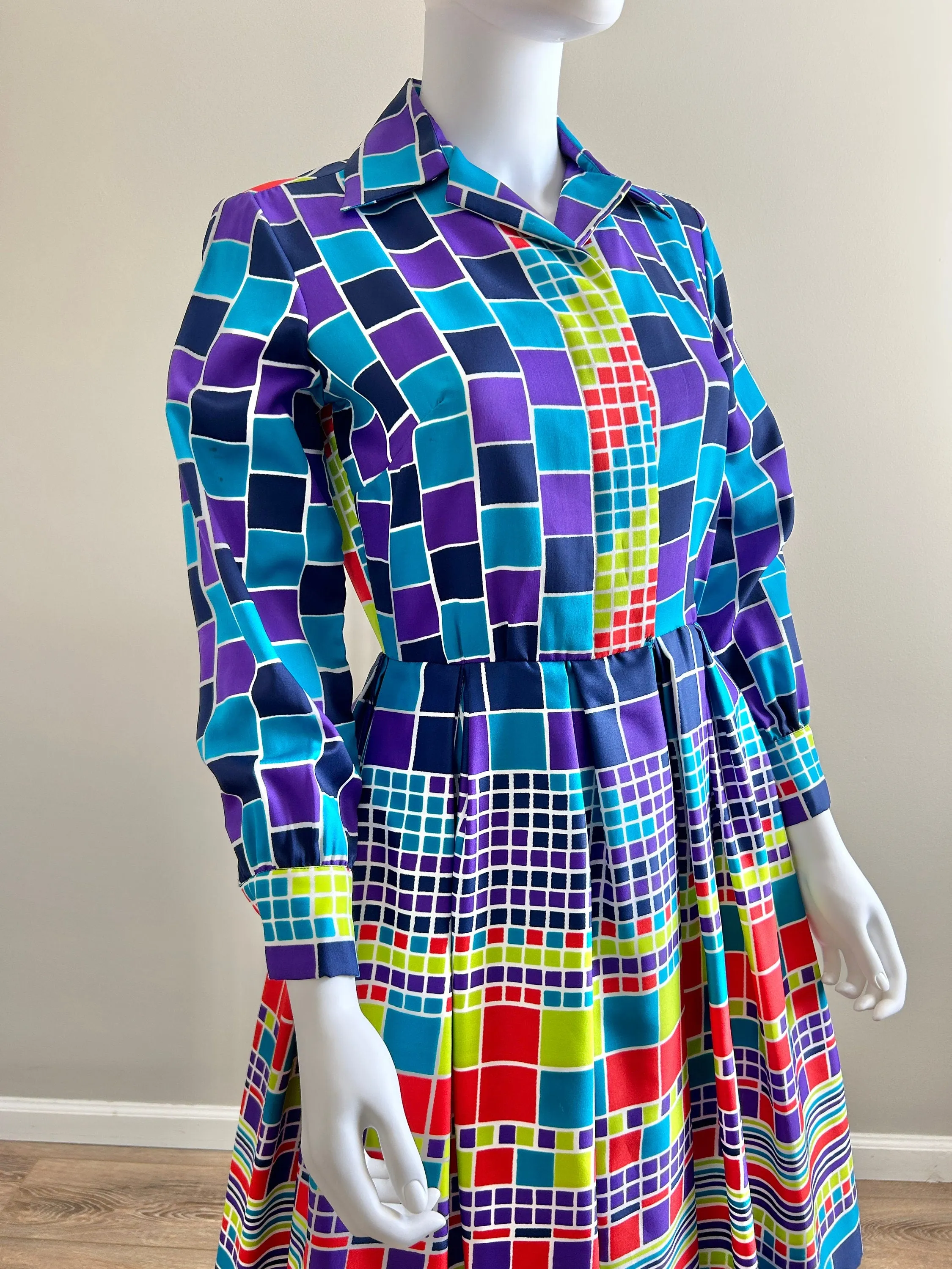 Vintage 1960s Shirtdress / 60s retro blue and purple abstract dress / Size S M